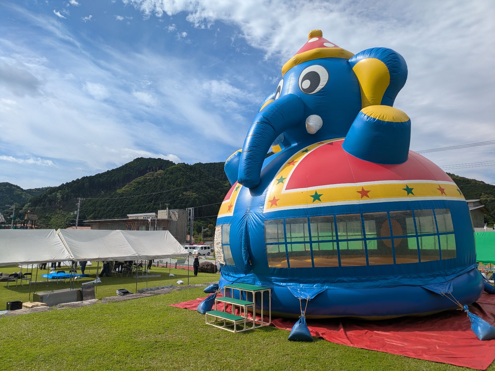 フワフワ遊具